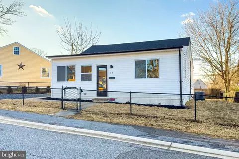 18 Stabilizer Dr, Middle River, MD 21220