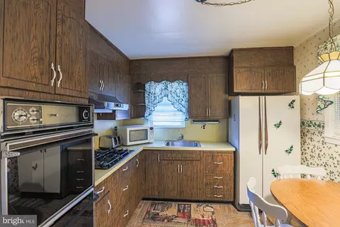 Kitchen - 4211 Soth Ave, Nottingham, MD 21236 photo 2 of 6