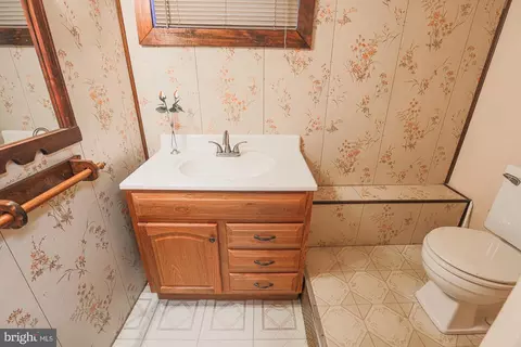Bath - 4211 Soth Ave, Nottingham, MD 21236 photo 4 of 4