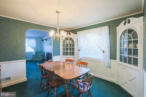 Dining - 4211 Soth Ave, Nottingham, MD 21236 photo 1 of 4