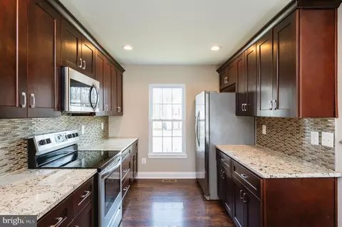 Kitchen - 16 Maxa Ct, Middle River, MD 21220 photo 4 of 8