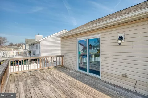 Exterior - 16 Maxa Ct, Middle River, MD 21220 photo 4 of 14