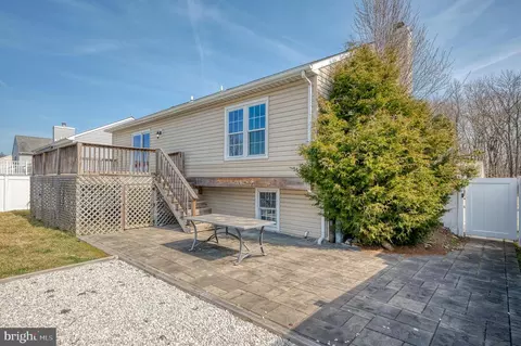 Exterior - 16 Maxa Ct, Middle River, MD 21220 photo 7 of 14