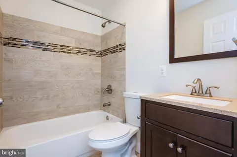 Bath - 16 Maxa Ct, Middle River, MD 21220 photo 2 of 4