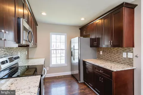 Kitchen - 16 Maxa Ct, Middle River, MD 21220 photo 3 of 8