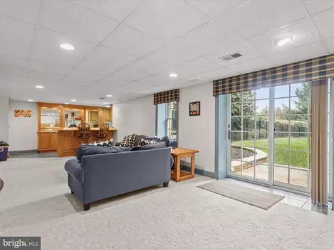Living - 23 Manor Knoll Ct, Baldwin, MD 21013 photo 11 of 12