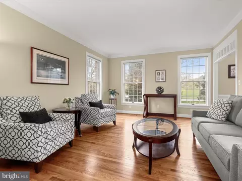 Living - 23 Manor Knoll Ct, Baldwin, MD 21013 photo 5 of 12