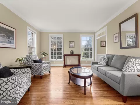 Living - 23 Manor Knoll Ct, Baldwin, MD 21013 photo 4 of 12