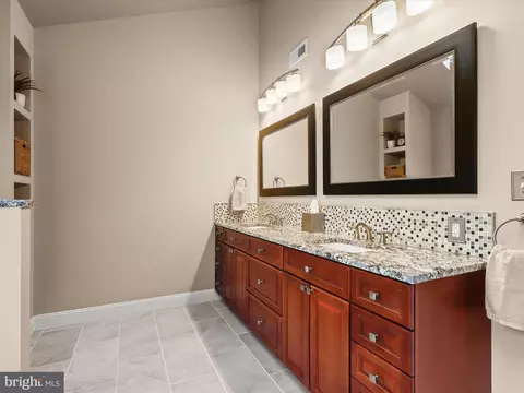 Bath - 23 Manor Knoll Ct, Baldwin, MD 21013 photo 2 of 11
