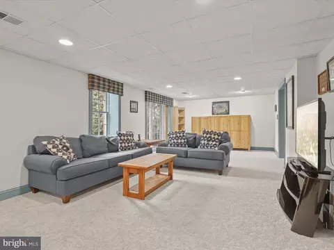 Living - 23 Manor Knoll Ct, Baldwin, MD 21013 photo 12 of 12