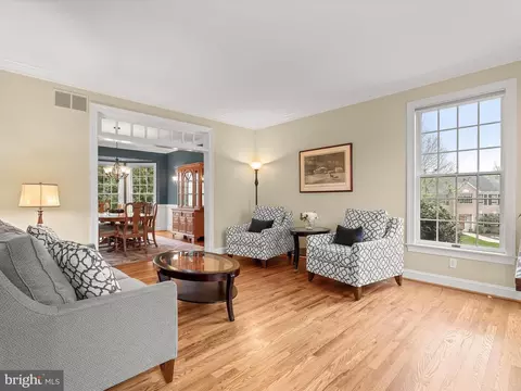 Living - 23 Manor Knoll Ct, Baldwin, MD 21013 photo 1 of 12
