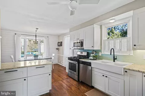 2021 S Norhurst Way, Catonsville, MD 21228