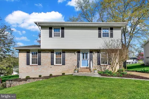 6 Thurkill Ct, Cockeysville, MD 21030