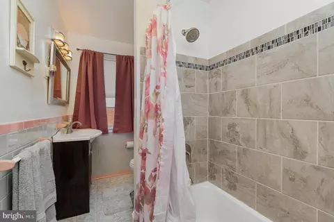 Bath - 1406 Shefford Rd, Baltimore, MD 21239 photo 1 of 2