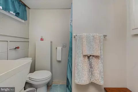Bath - 1406 Shefford Rd, Baltimore, MD 21239 photo 2 of 2