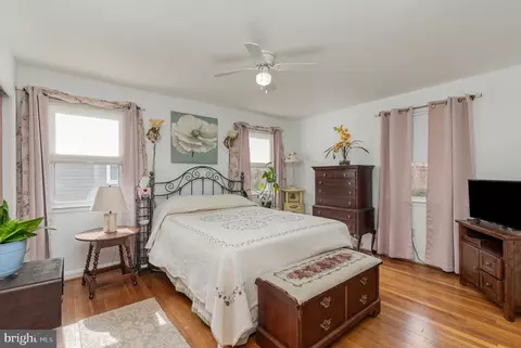 Bedroom - 1406 Shefford Rd, Baltimore, MD 21239 photo 1 of 7