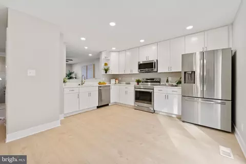2037 Putnam Rd, Halethorpe, MD 21227 photo 3