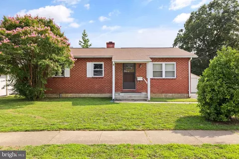 3829 Bayville Rd, Middle River, MD 21220