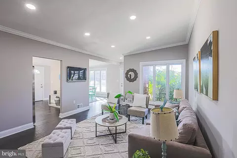 Living - 6853 Queens Ferry Rd, Baltimore, MD 21239 photo 1 of 6