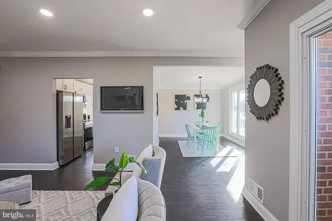 Living - 6853 Queens Ferry Rd, Baltimore, MD 21239 photo 2 of 6