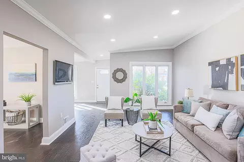 Living - 6853 Queens Ferry Rd, Baltimore, MD 21239 photo 6 of 6