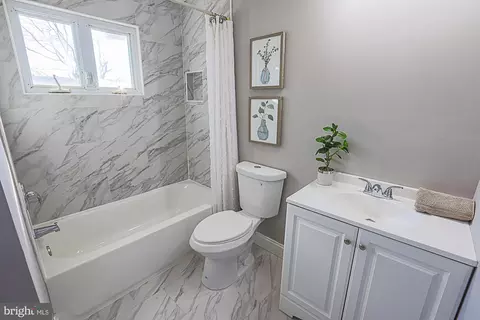 Bath - 6853 Queens Ferry Rd, Baltimore, MD 21239 photo 6 of 9
