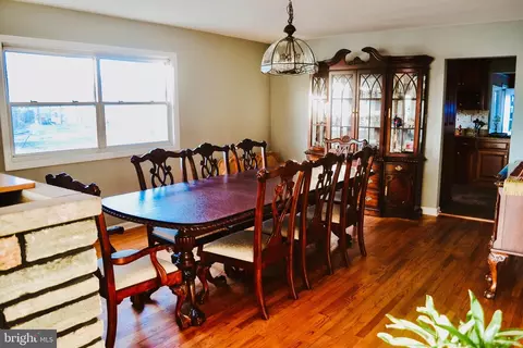 Dining - 1815 Snyder Ave, Dundalk, MD 21222 photo 1 of 2