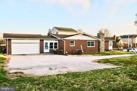 Exterior - 1815 Snyder Ave, Dundalk, MD 21222 photo 4 of 5