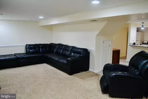 Living - 1815 Snyder Ave, Dundalk, MD 21222 photo 3 of 4