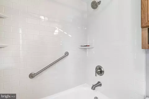 Bath - 22 Fuller Ave, Baltimore, MD 21206 photo 2 of 2