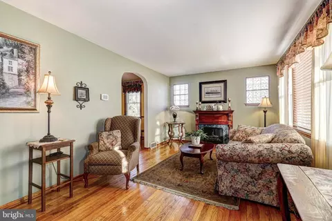 Living - 22 Fuller Ave, Baltimore, MD 21206 photo 1 of 5