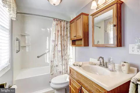 Bath - 22 Fuller Ave, Baltimore, MD 21206 photo 1 of 2
