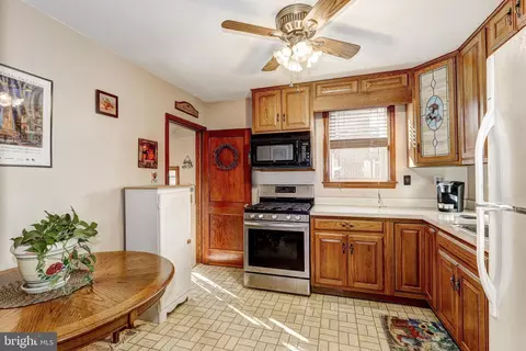 Kitchen - 22 Fuller Ave, Baltimore, MD 21206 photo 2 of 3