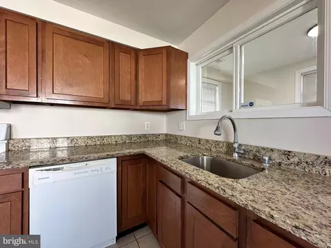 Kitchen - 16 Glider, Middle River, MD 21220 photo 4 of 4