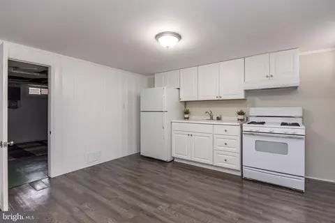 Kitchen - 7155 E Baltimore St, Baltimore, MD 21224 photo 1 of 1