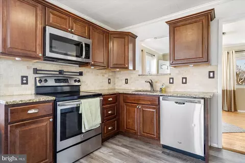 Kitchen - 3 Altimeter Ct, Middle River, MD 21220 photo 2 of 4