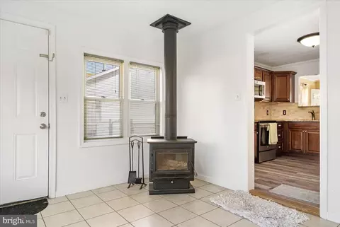 Living - 3 Altimeter Ct, Middle River, MD 21220 photo 1 of 2