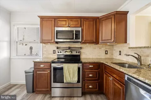 Kitchen - 3 Altimeter Ct, Middle River, MD 21220 photo 1 of 4