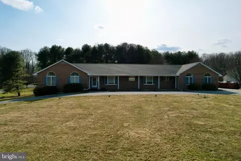 1 Woodmar Ct, Kingsville, MD 21087