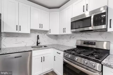 Kitchen - 3446 Sollers Point Rd, Dundalk, MD 21222 photo 2 of 2