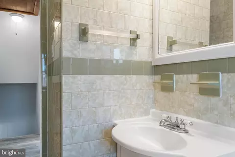Bath - 223 Maple Ave, Dundalk, MD 21222 photo 2 of 3