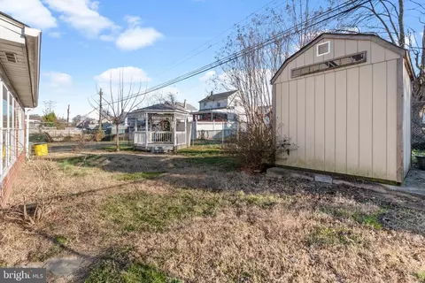 Exterior - 223 Maple Ave, Dundalk, MD 21222 photo 3 of 5