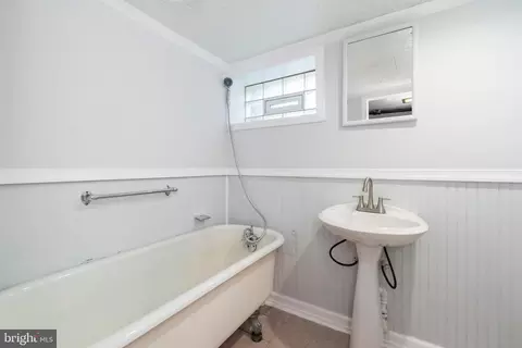 Bath - 223 Maple Ave, Dundalk, MD 21222 photo 3 of 3