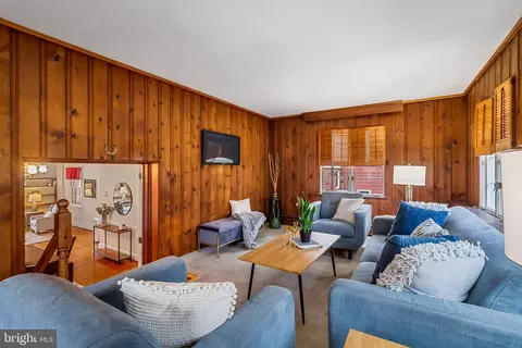 Living - 621 Kingston Rd, Baltimore, MD 21212 photo 6 of 7