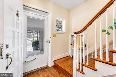 Entry Way - 621 Kingston Rd, Baltimore, MD 21212 photo 2 of 3