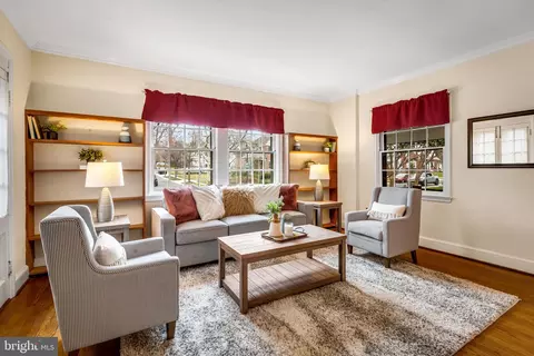 Living - 621 Kingston Rd, Baltimore, MD 21212 photo 1 of 7