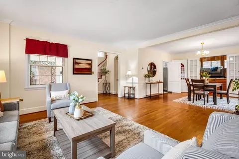 Living - 621 Kingston Rd, Baltimore, MD 21212 photo 3 of 7