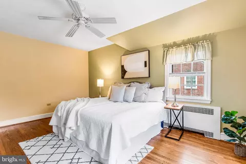 Bedroom - 621 Kingston Rd, Baltimore, MD 21212 photo 2 of 3