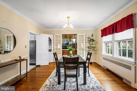 Dining - 621 Kingston Rd, Baltimore, MD 21212 photo 1 of 3