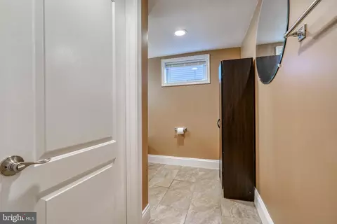 Entry Way - 207 Maple Ave, Dundalk, MD 21222 photo 2 of 2